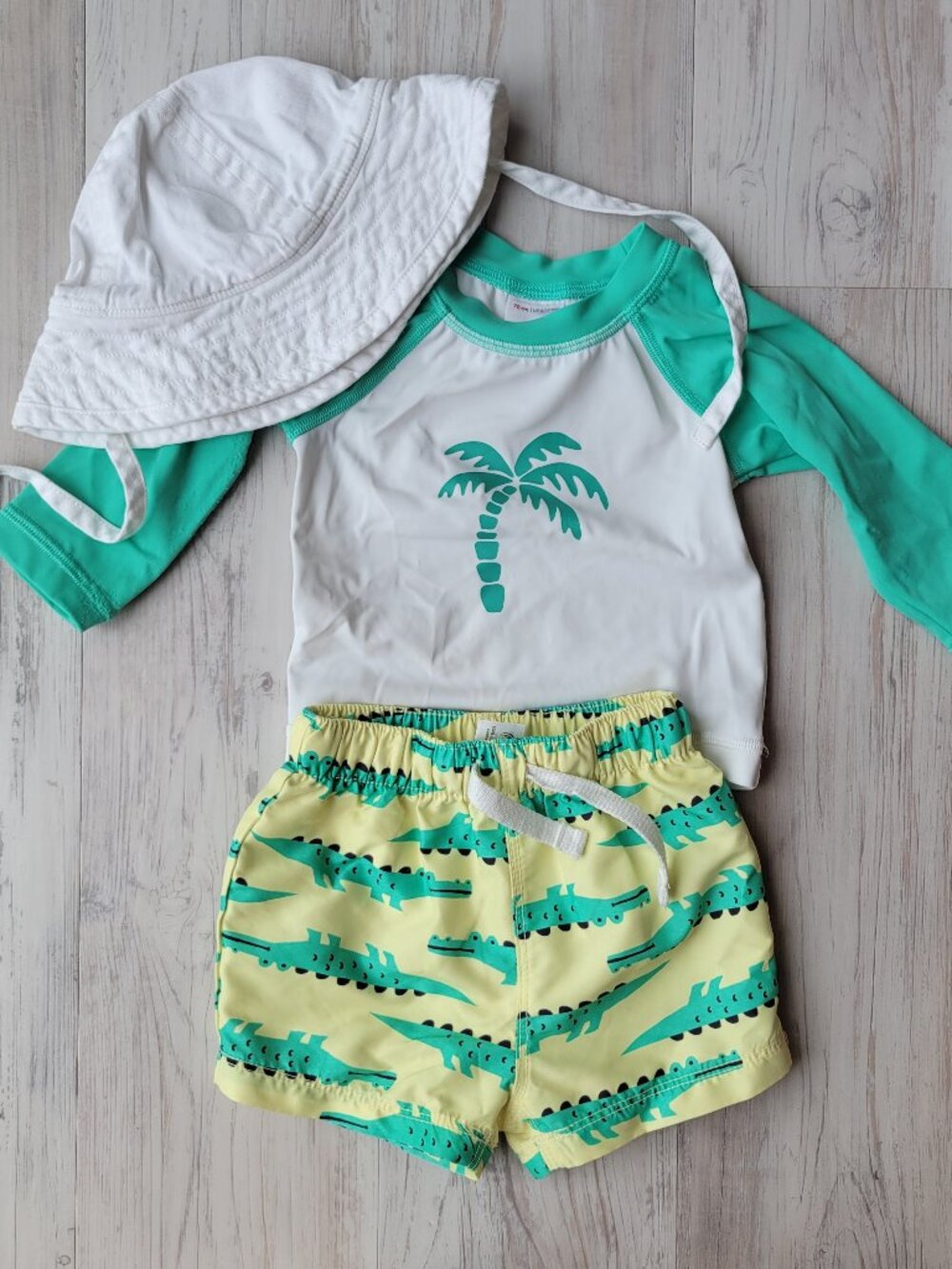 Hanna Andersson Alligator Swim Trunks Rash Guard White Sun Hat size 6-12 months